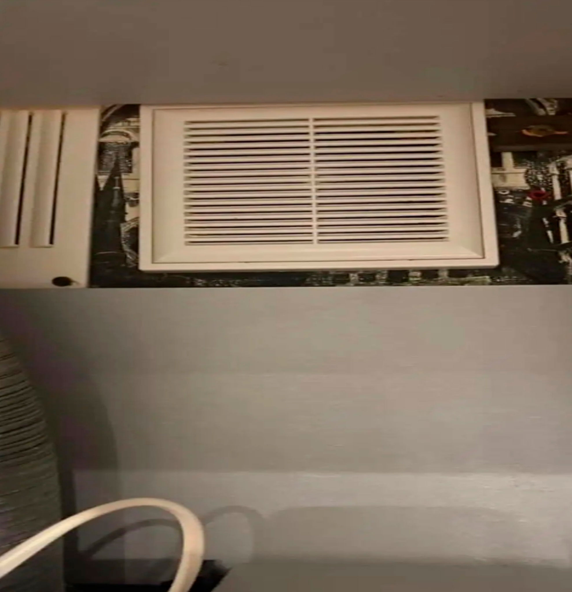 После — Вентиляционная решётка